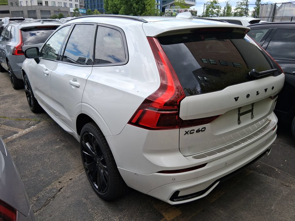 New 2026 Volvo XC60 T8 Ultra w/ Protection Package Premier AWD/4WD image 4