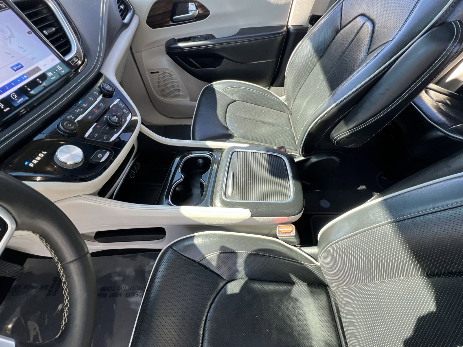 Used 2022 Chrysler Pacifica Limited image 23