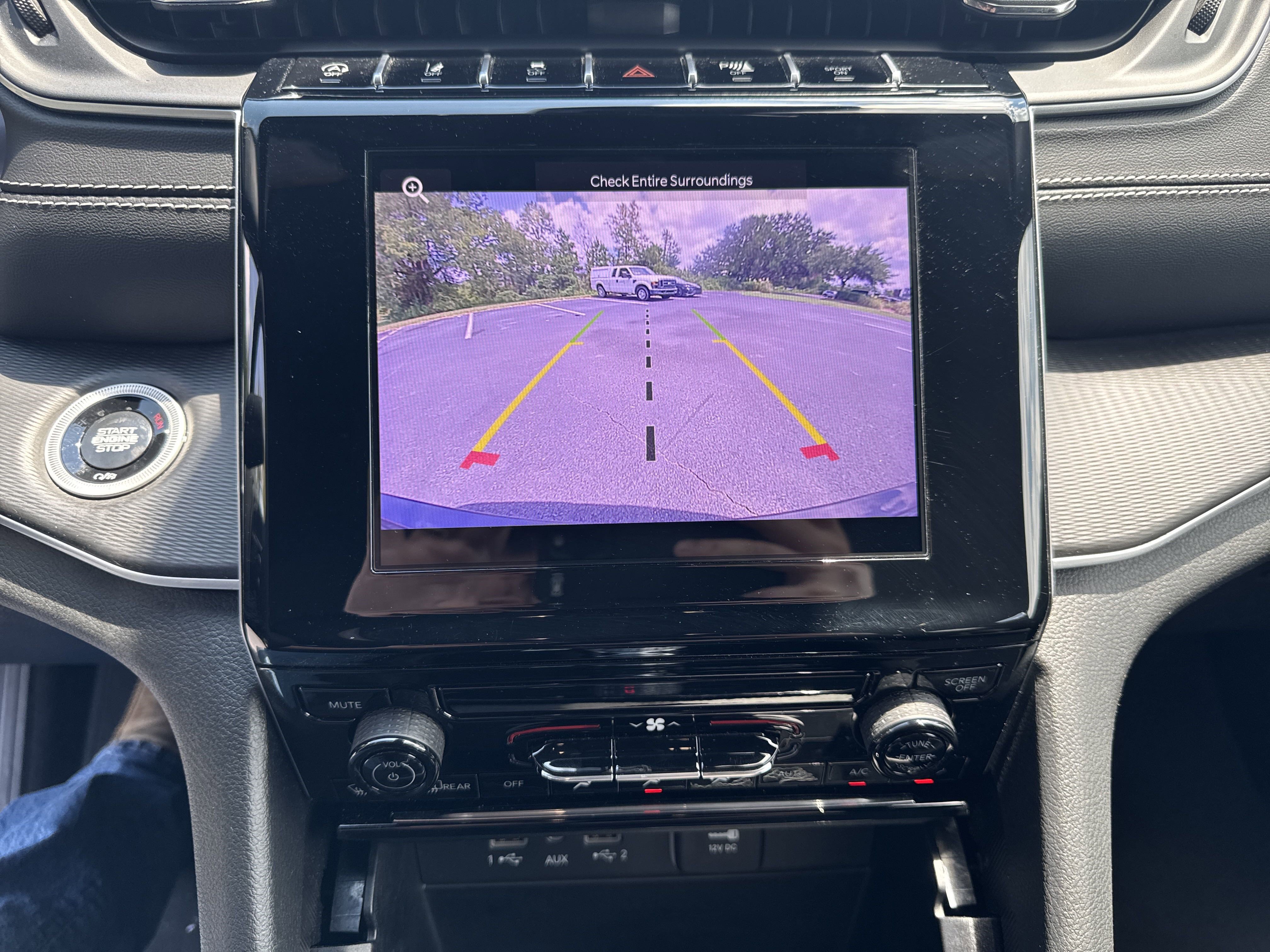 Used 2024 Jeep Grand Cherokee Laredo image 19