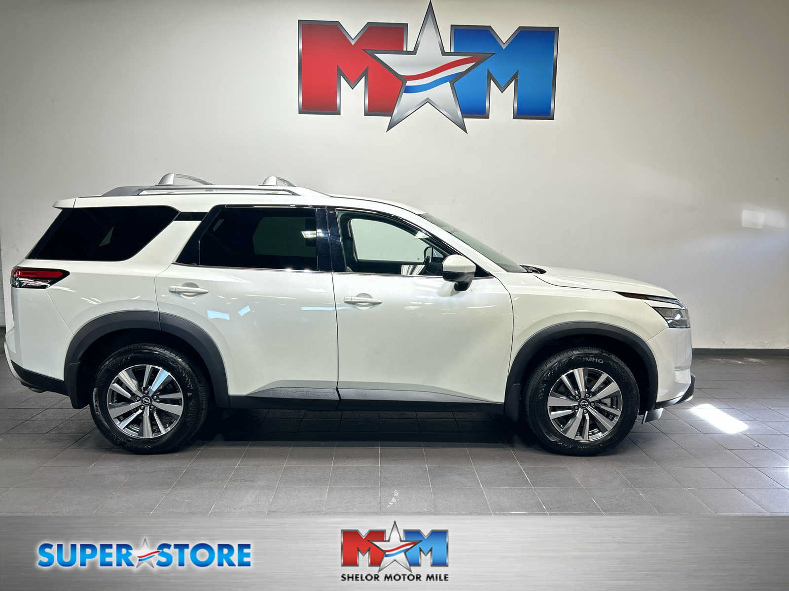 Used 2024 Nissan Pathfinder SL