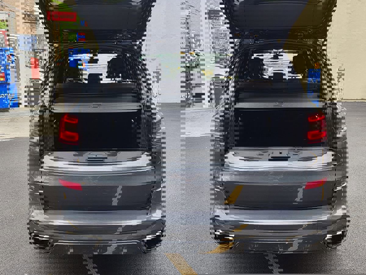 Used 2020 BMW X5 M50i w/ Premium Package image 16