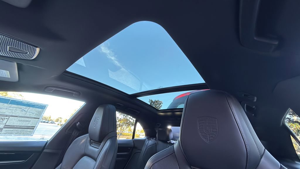 New 2026 Porsche Macan 4 Electric image 15