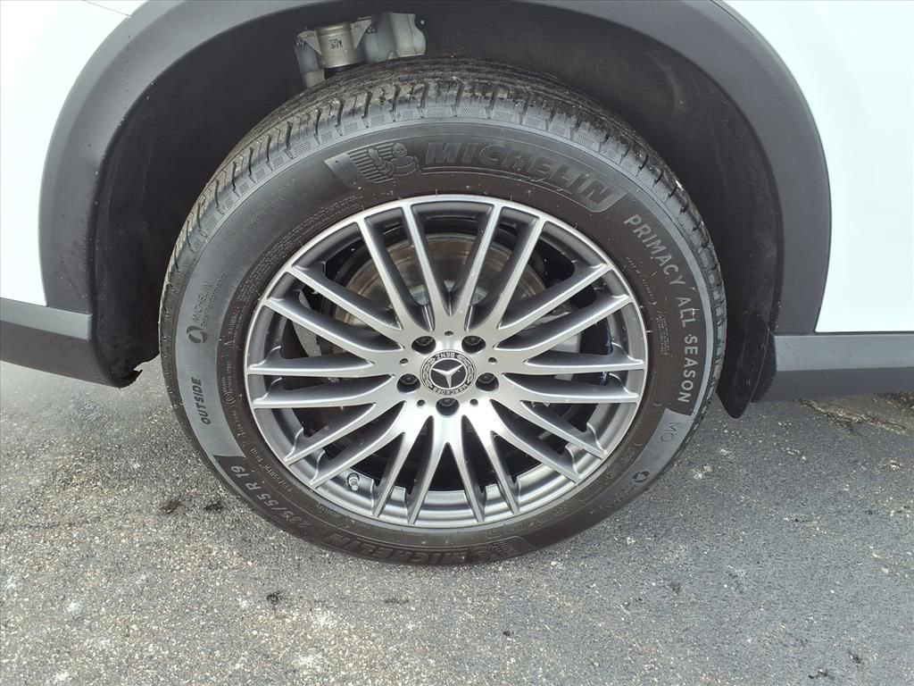 Used 2024 Mercedes-Benz GLC 300 GLC 300 image 37