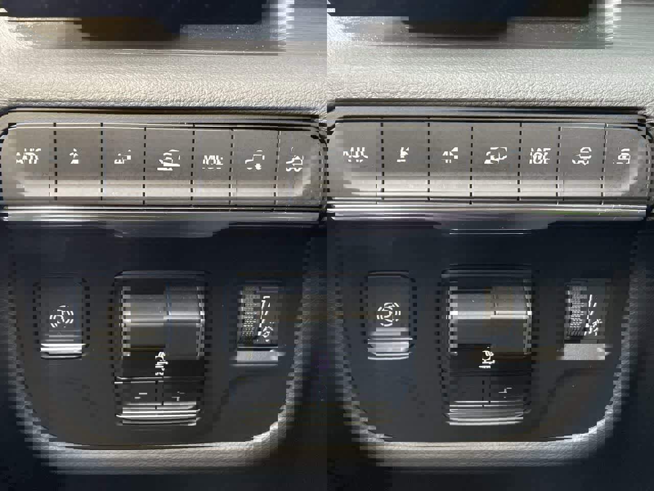 Used 2022 Cadillac Escalade Sport w/ Touring Package image 34