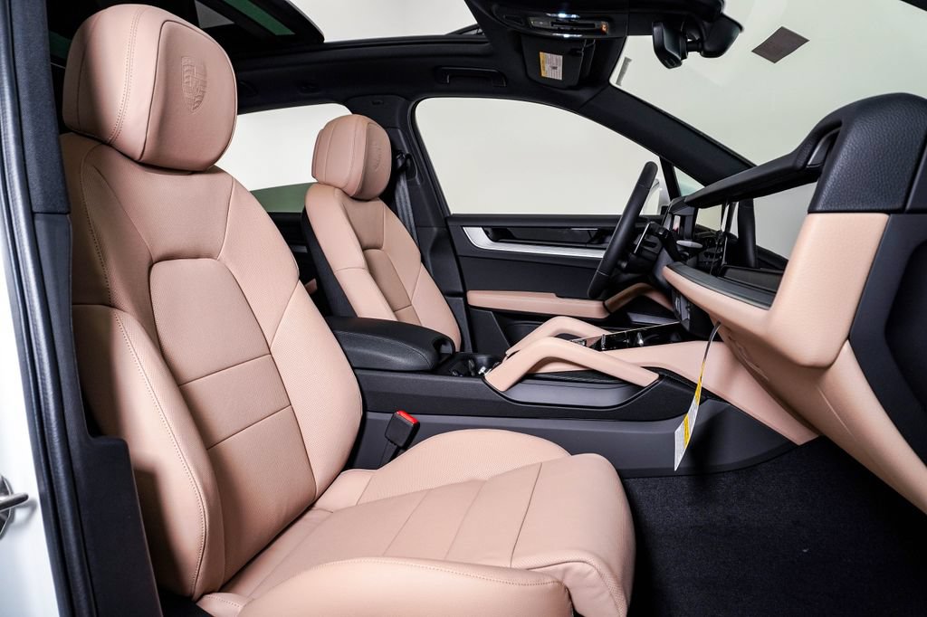 New 2026 Porsche Cayenne AWD/4WD image 15