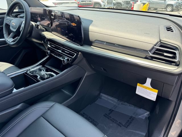 New 2026 Chevrolet Traverse LT w/ LPO, Floor Liner Package FWD image 6