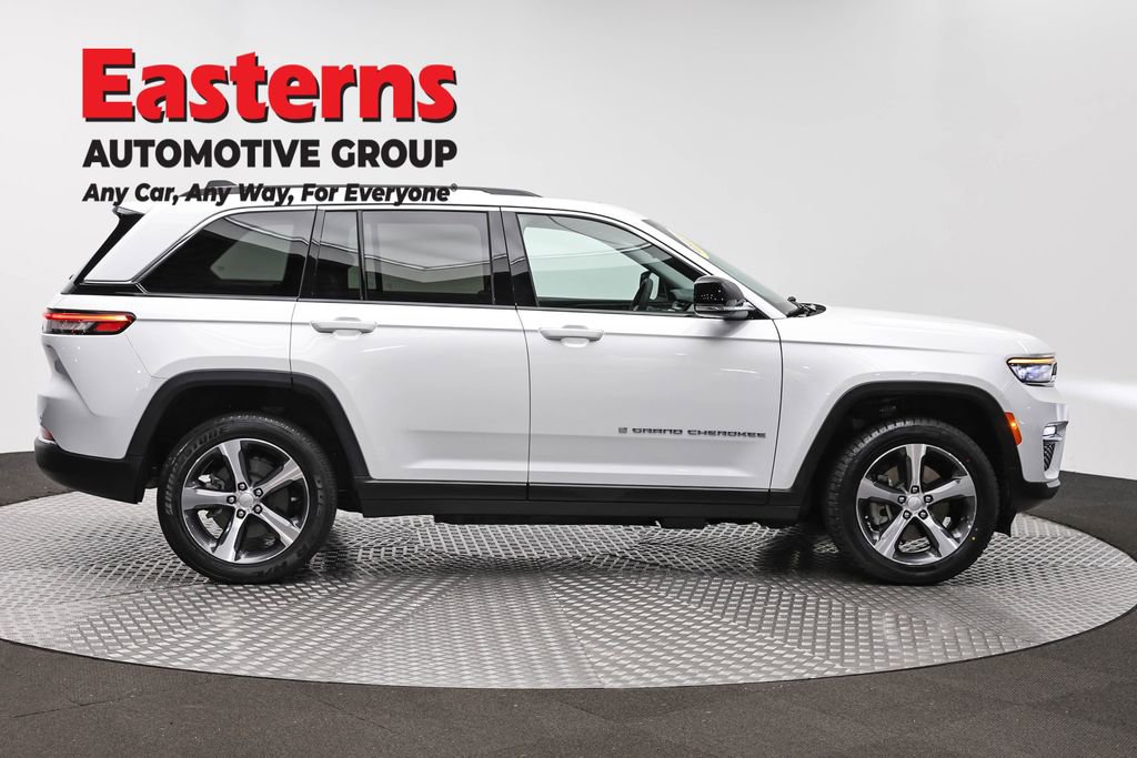 Used 2023 Jeep Grand Cherokee 4WD 4xe image 4