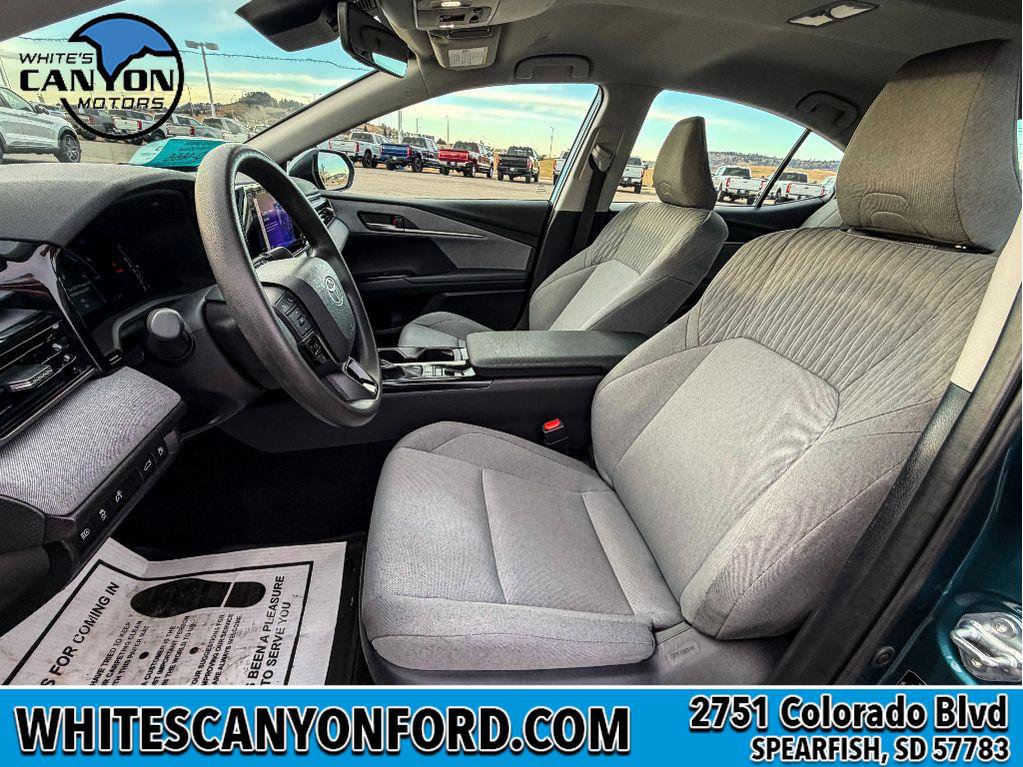 Used 2025 Toyota Camry LE w/ Convenience Package image 5