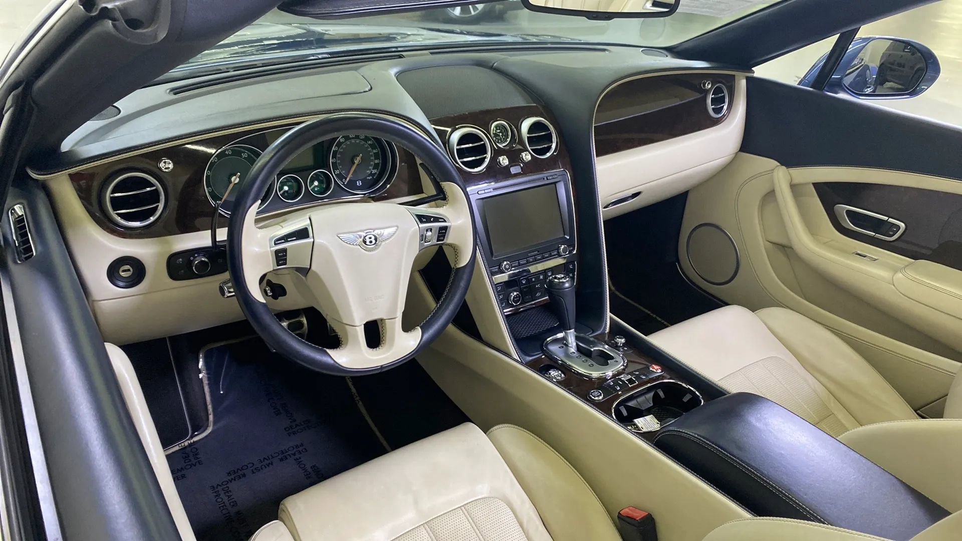 Used 2014 Bentley Continental GT image 25