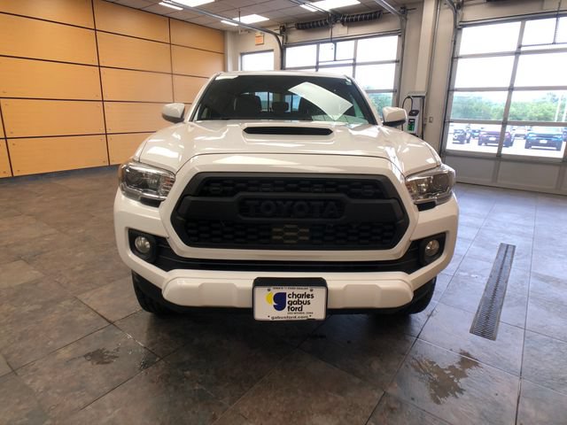 Used 2020 Toyota Tacoma TRD Sport w/ Technology Package AWD/4WD image 2