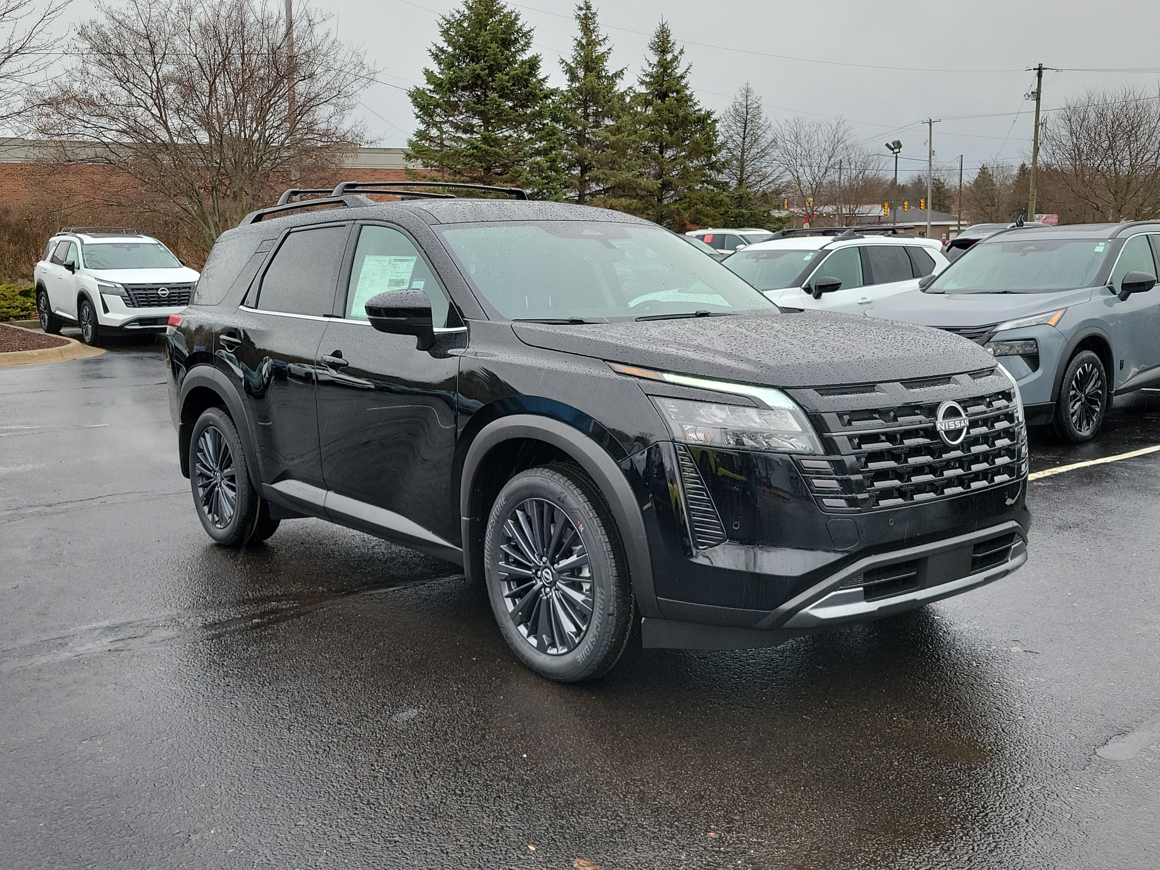 New 2026 Nissan Pathfinder SL w/ SL Premium Package image 2