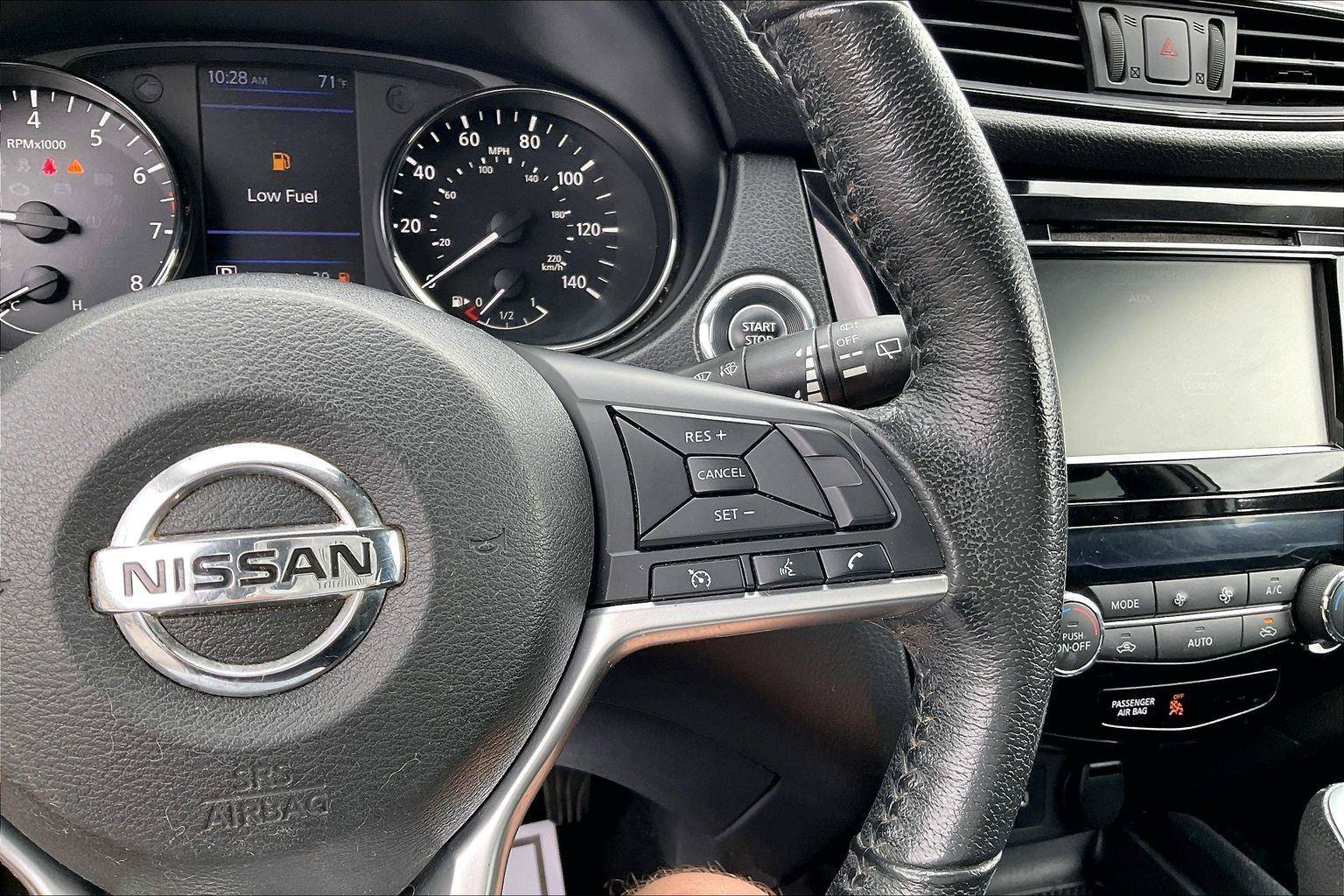 Used 2020 Nissan Rogue SV FWD image 19