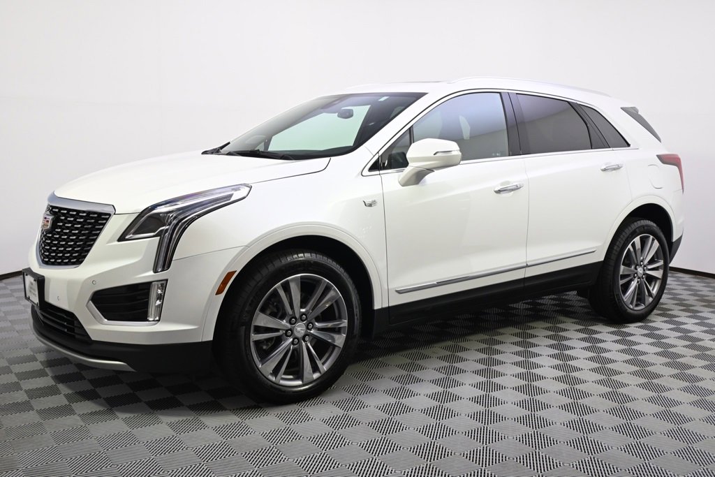 Certified 2025 Cadillac XT5 Premium Luxury image 2