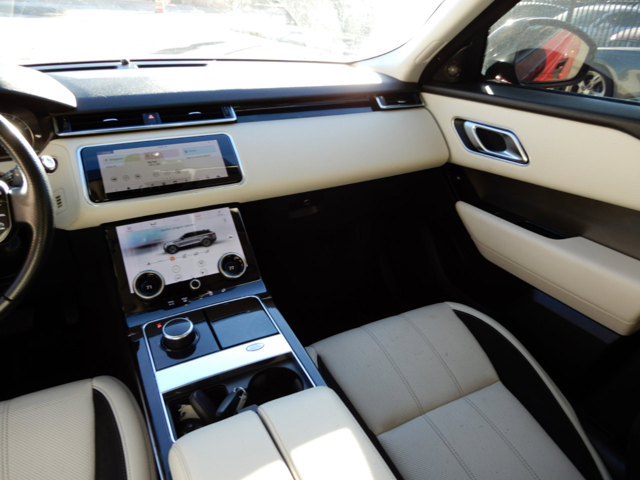 Used 2019 Land Rover Range Rover Velar S image 21