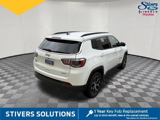 Used 2024 Jeep Compass Latitude AWD/4WD image 6