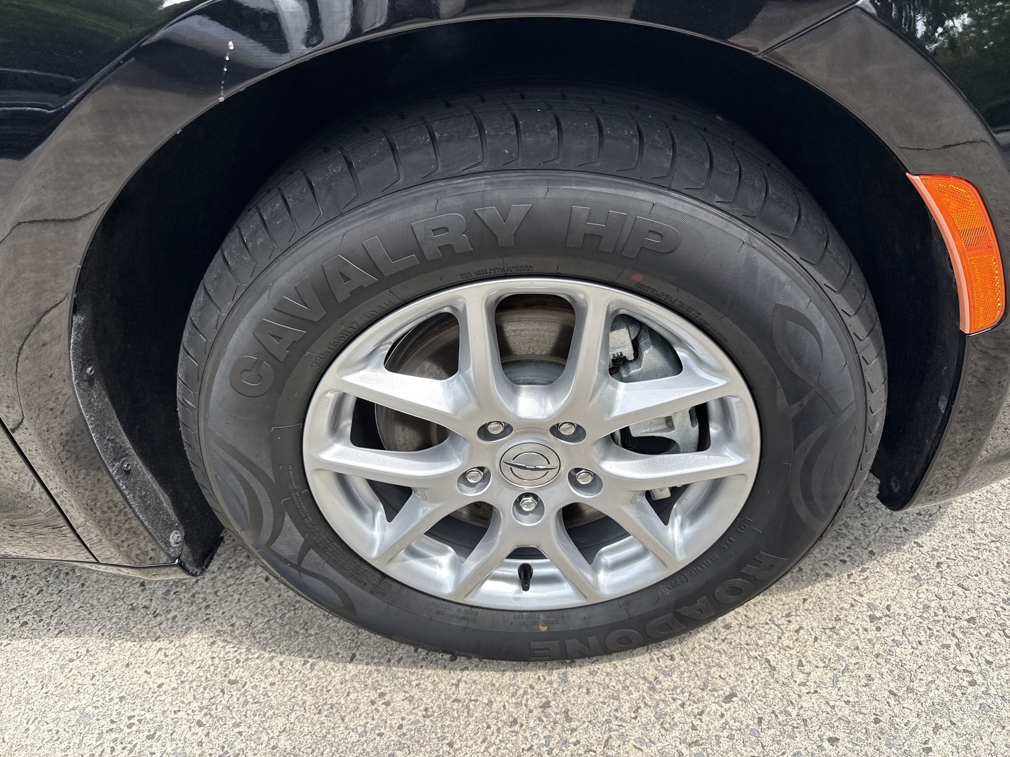 Used 2024 Chrysler Pacifica Touring-L FWD image 12