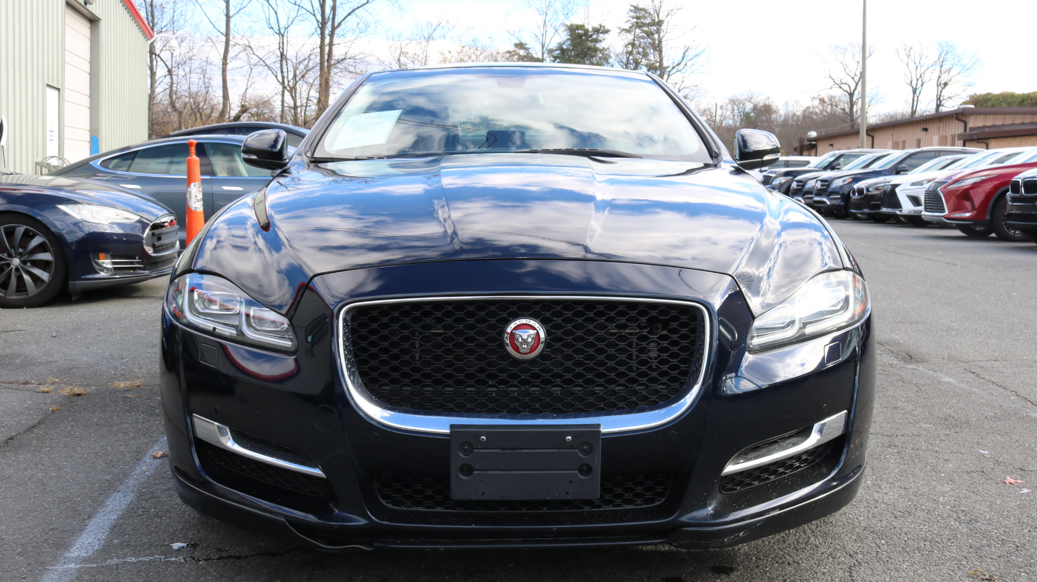 Used 2016 Jaguar XJ R-Sport image 2