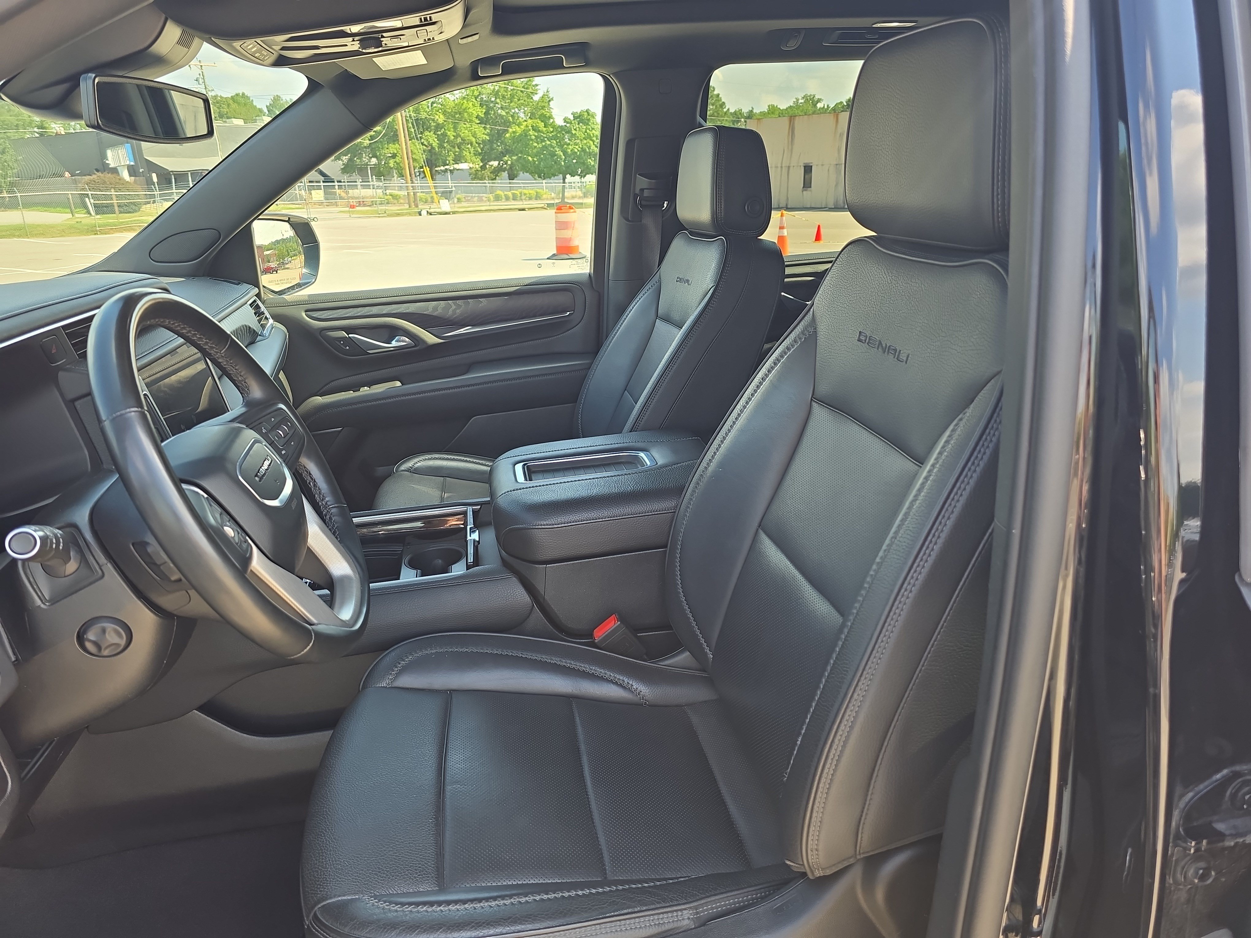 Used 2024 GMC Yukon Denali AWD/4WD image 16