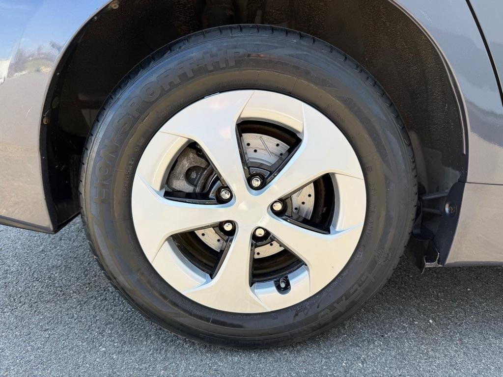 Used 2014 Toyota Prius Two image 12