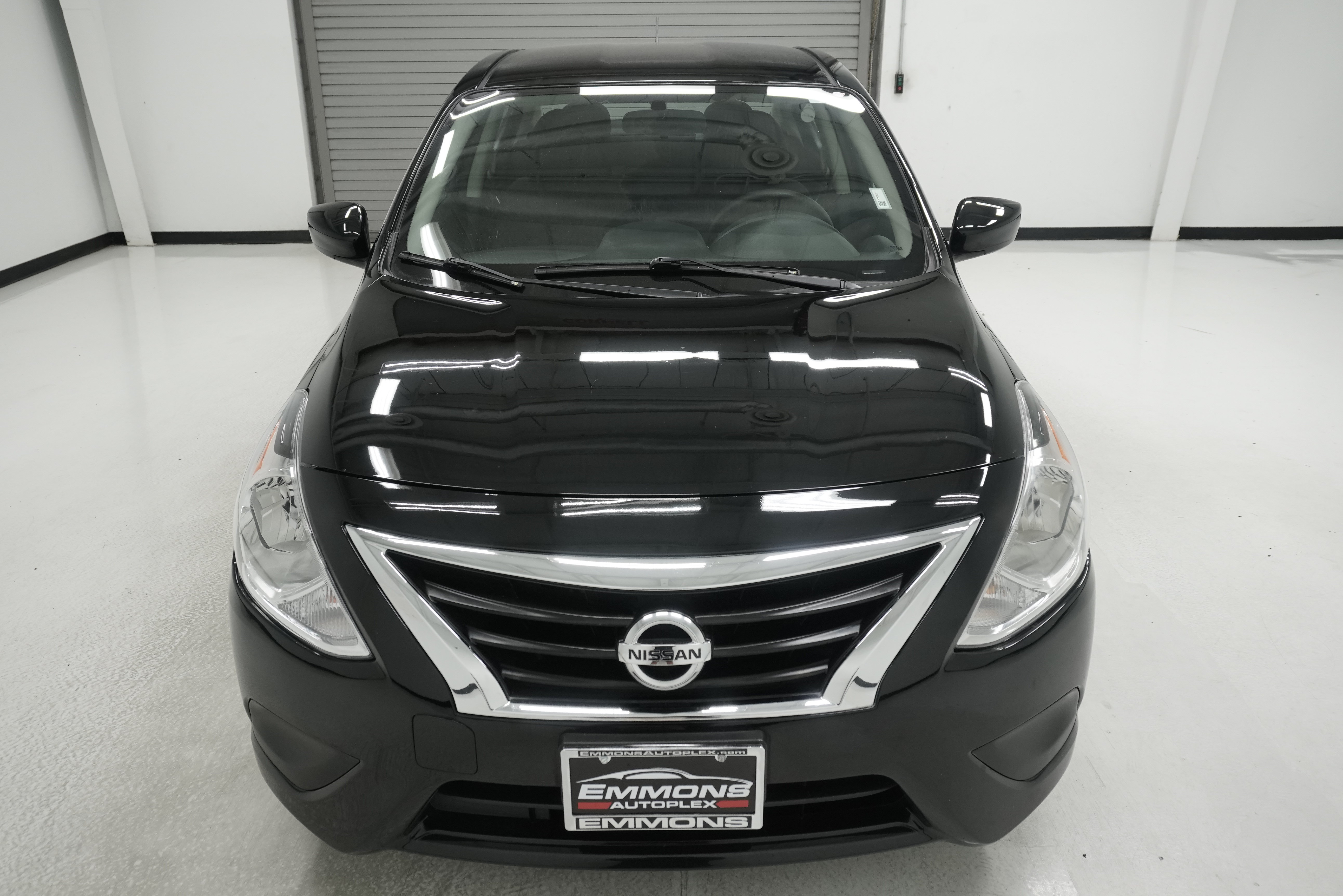 Used 2019 Nissan Versa S FWD image 2