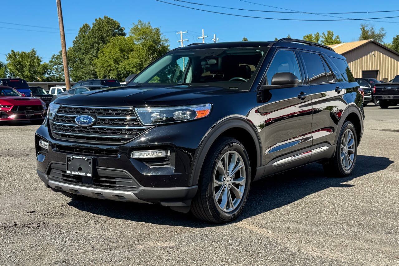 Used 2023 Ford Explorer XLT w/ Equipment Group 202A AWD/4WD image 7