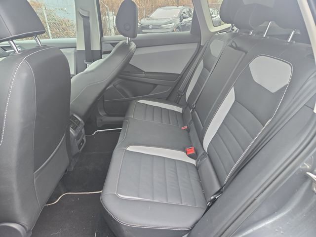 Used 2023 Volkswagen Taos SEL image 11