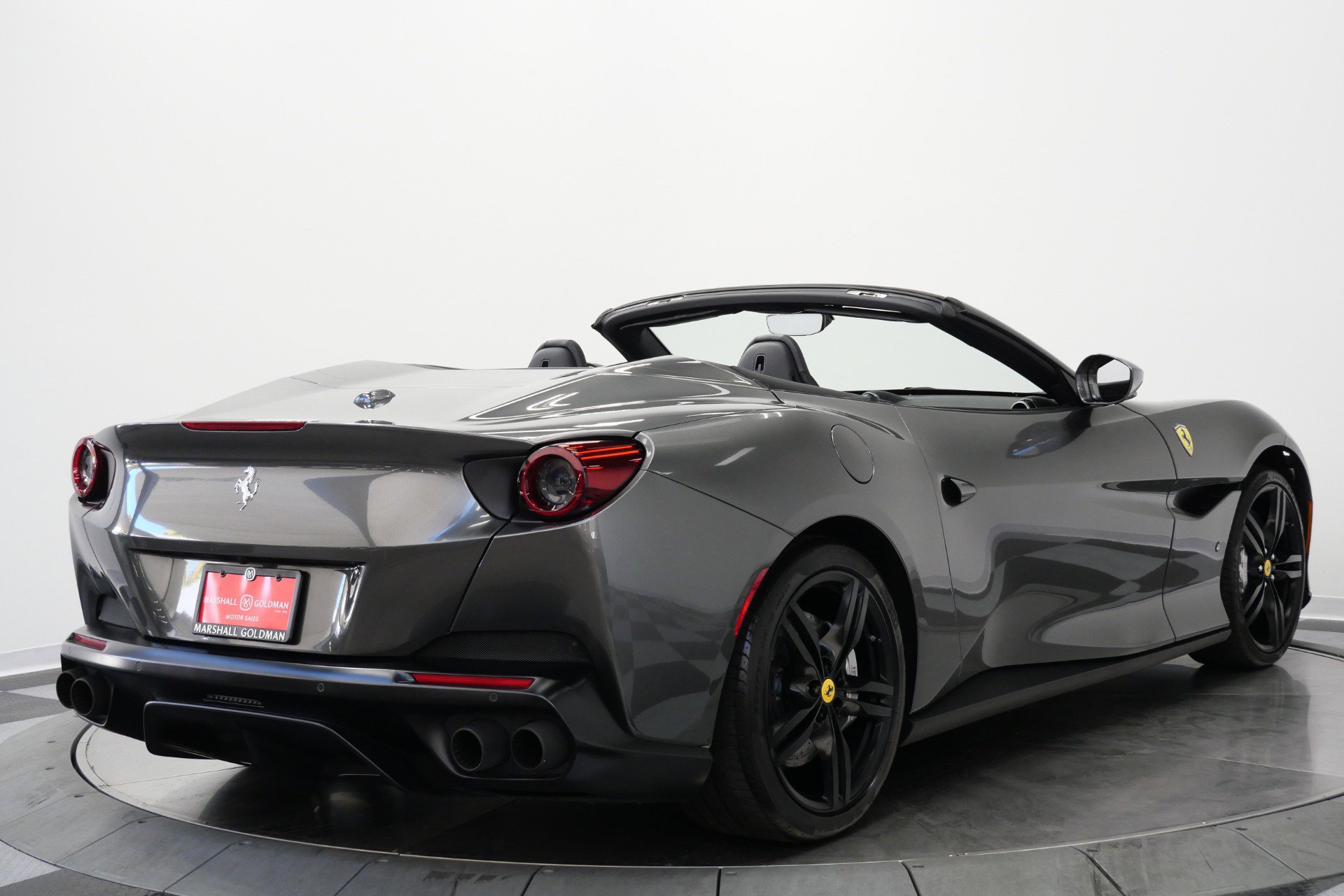 Used 2019 Ferrari Portofino RWD image 9