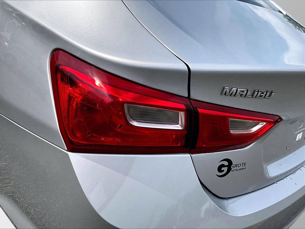 Used 2016 Chevrolet Malibu LT w/ Leather Package FWD image 31