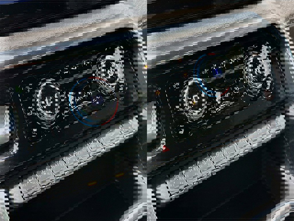 New 2026 GMC Sierra 1500 Denali w/ Denali Reserve Package image 16