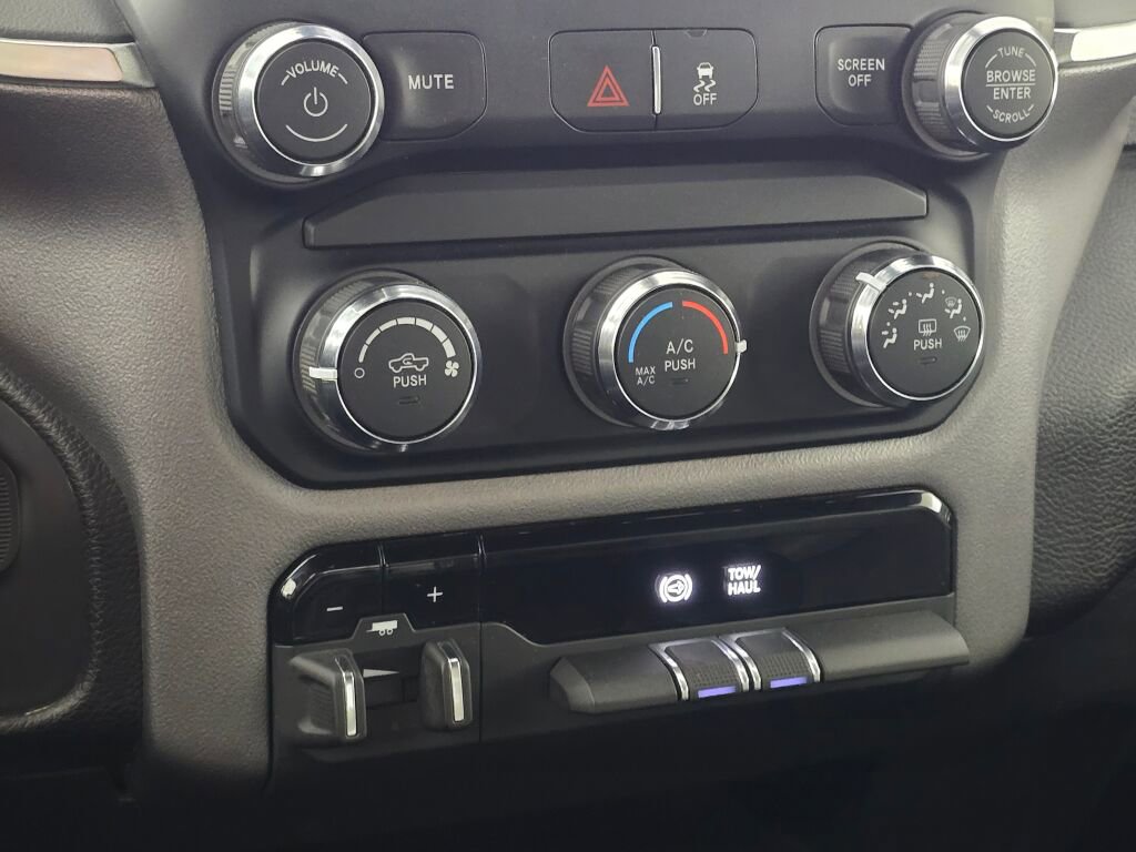 Used 2024 RAM 2500 Big Horn image 34