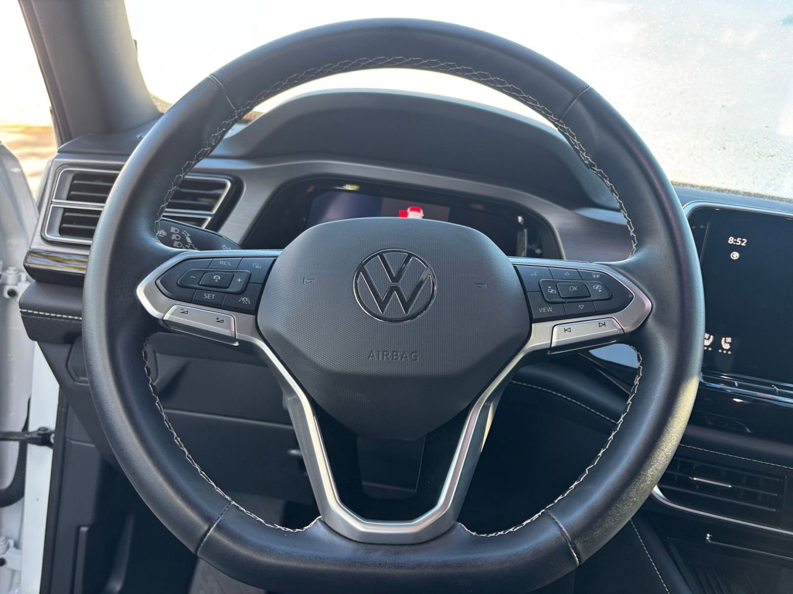 Used 2025 Volkswagen Atlas Cross Sport SE image 28