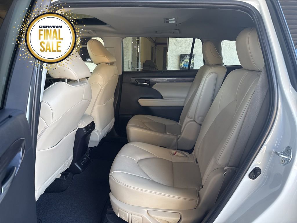 Used 2025 Toyota Highlander Limited image 15