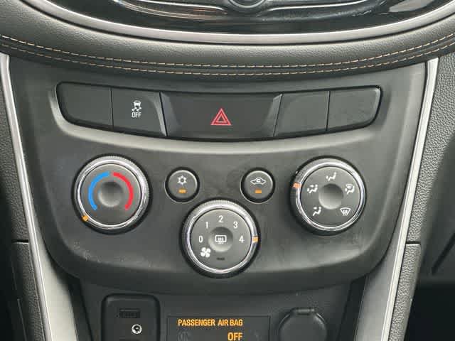 Used 2022 Chevrolet Trax LT w/ LT Convenience Package AWD/4WD image 14