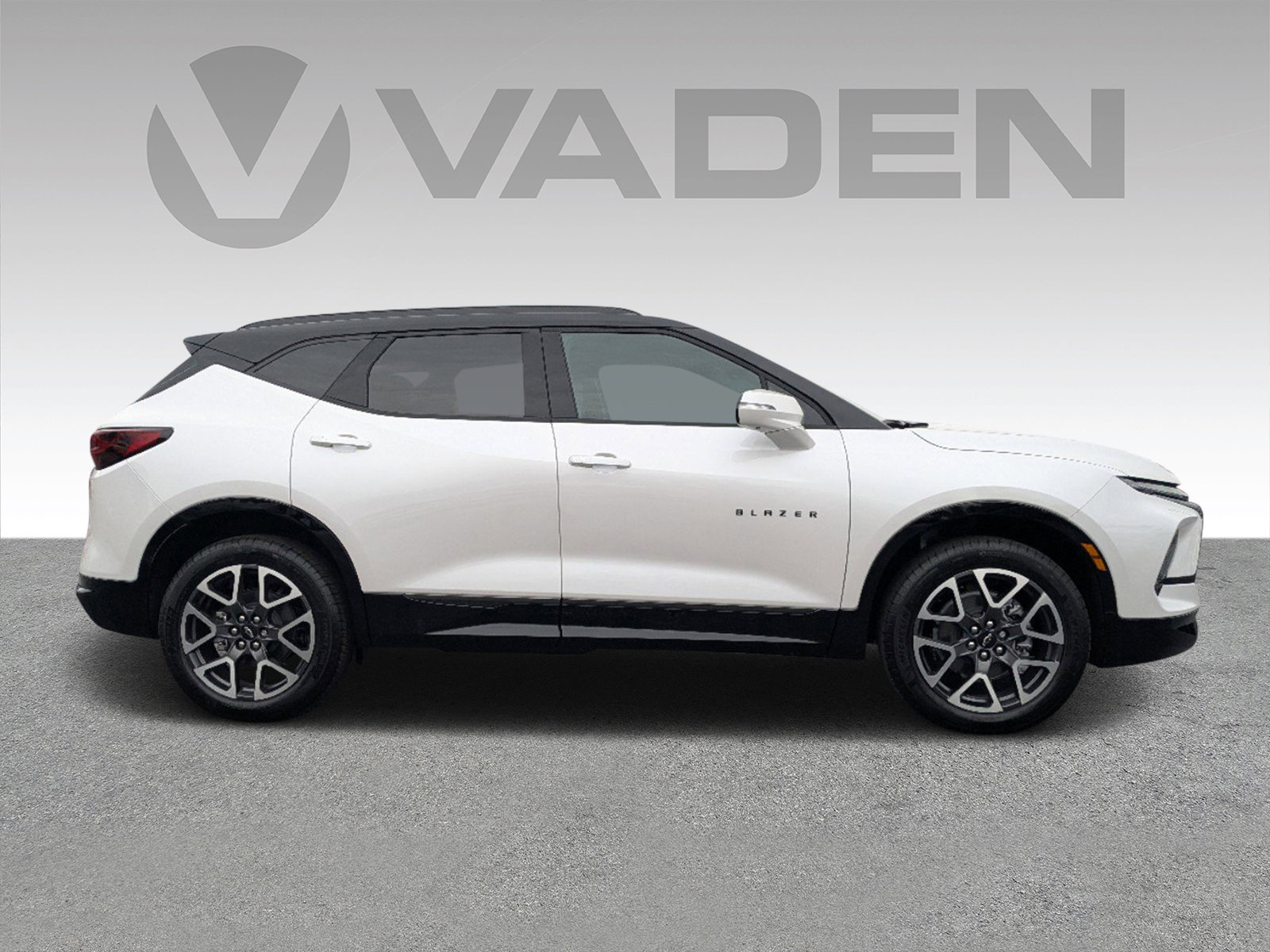 New 2025 Chevrolet Blazer RS w/ Driver Confidence II Package image 30
