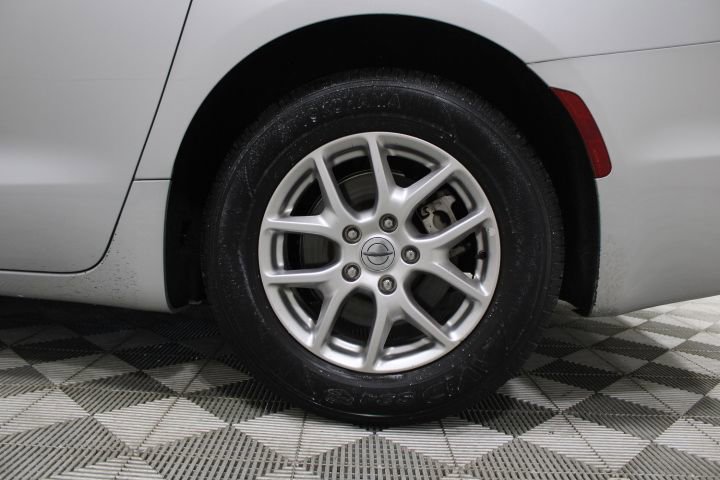 Used 2024 Chrysler Pacifica Touring-L image 47