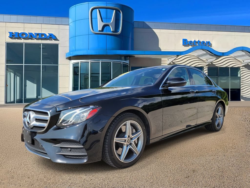 Used 2018 Mercedes-Benz E 400 4MATIC Sedan image 2