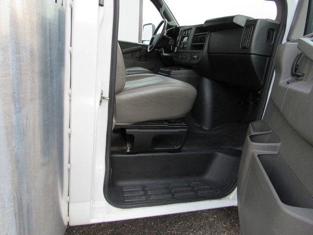 Used 2022 GMC Savana 3500 Extended w/ Power Convenience Package RWD image 13