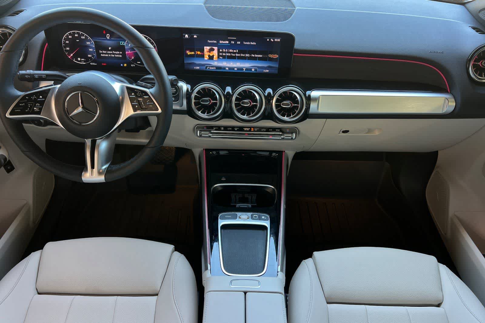 Used 2026 Mercedes-Benz GLB 250 4MATIC image 4