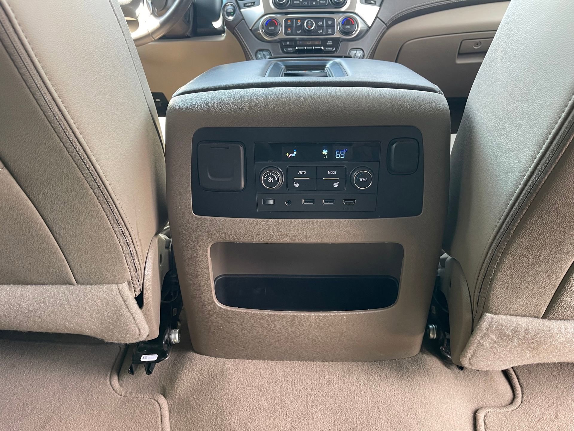 Used 2019 Chevrolet Tahoe Premier AWD/4WD image 26