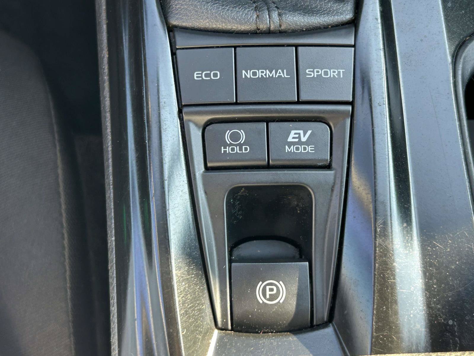 Used 2025 Toyota Camry LE FWD image 30