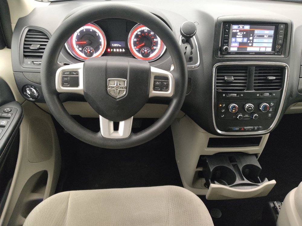 Used 2018 Dodge Grand Caravan SE w/ UConnect Hands-Free Group image 22