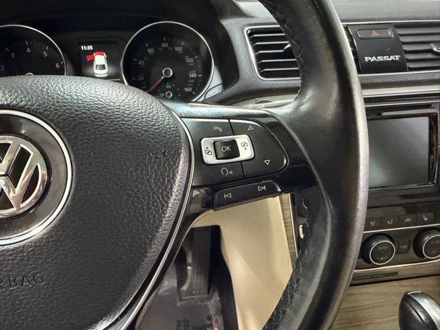 Used 2018 Volkswagen Passat 2.0T SE FWD image 15