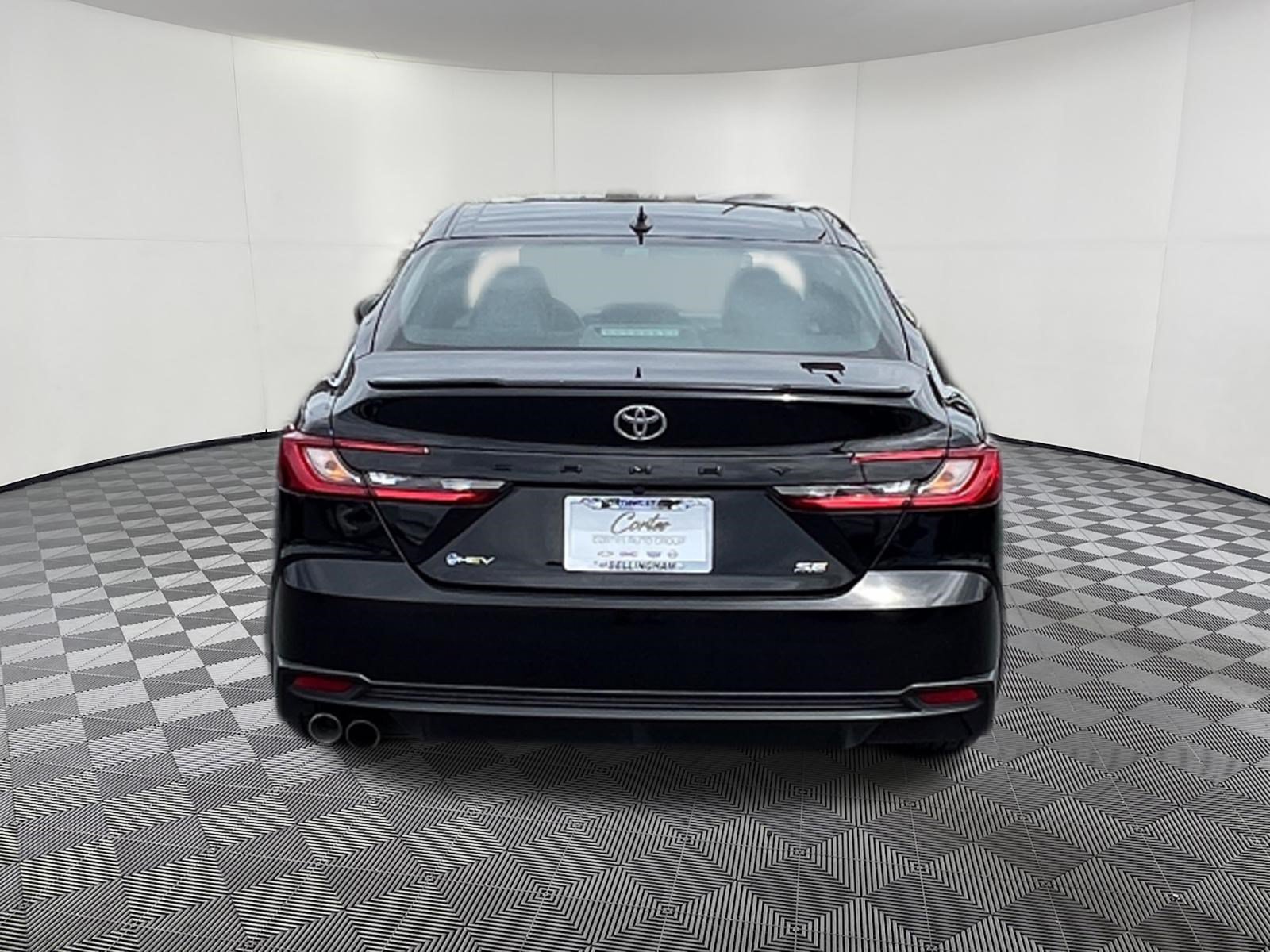Used 2025 Toyota Camry SE FWD image 5