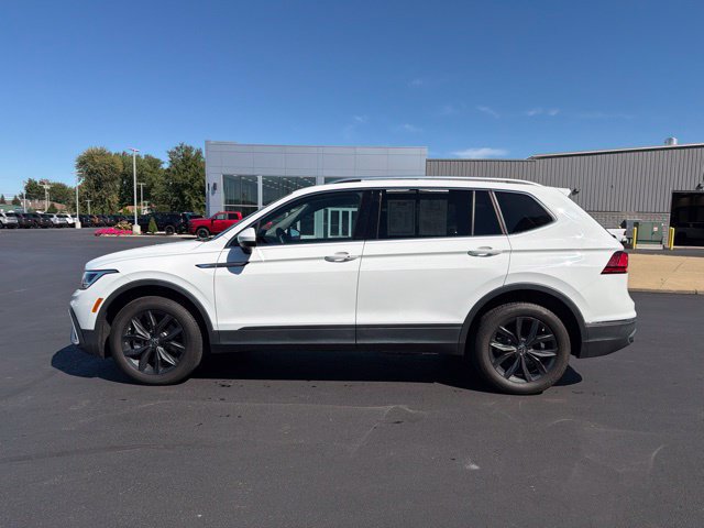 Used 2024 Volkswagen Tiguan SE AWD/4WD image 4