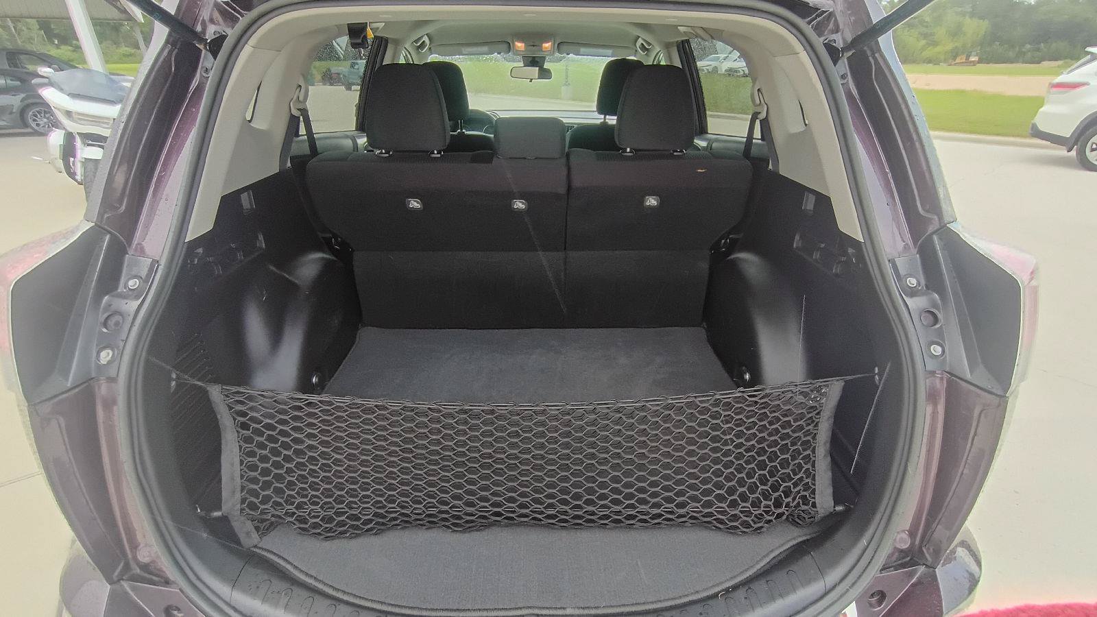 Used 2017 Toyota RAV4 LE FWD image 16