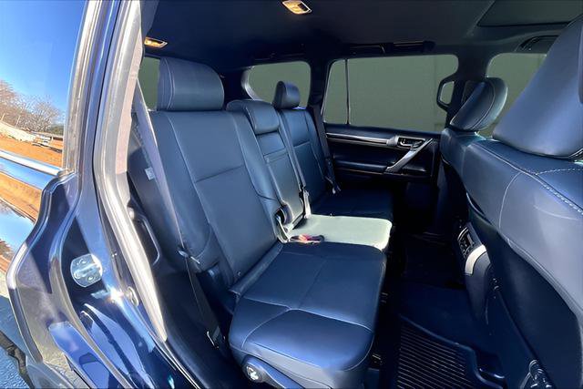 Used 2020 Lexus GX 460 Premium w/ Premium Package image 27