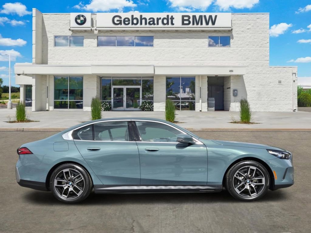 New 2026 BMW i5 eDrive40 w/ Premium Package AWD/4WD image 4