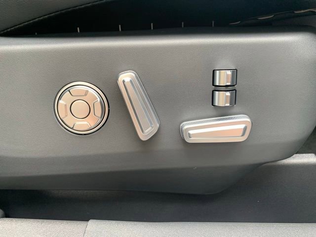 New 2025 Lincoln Nautilus Reserve image 17