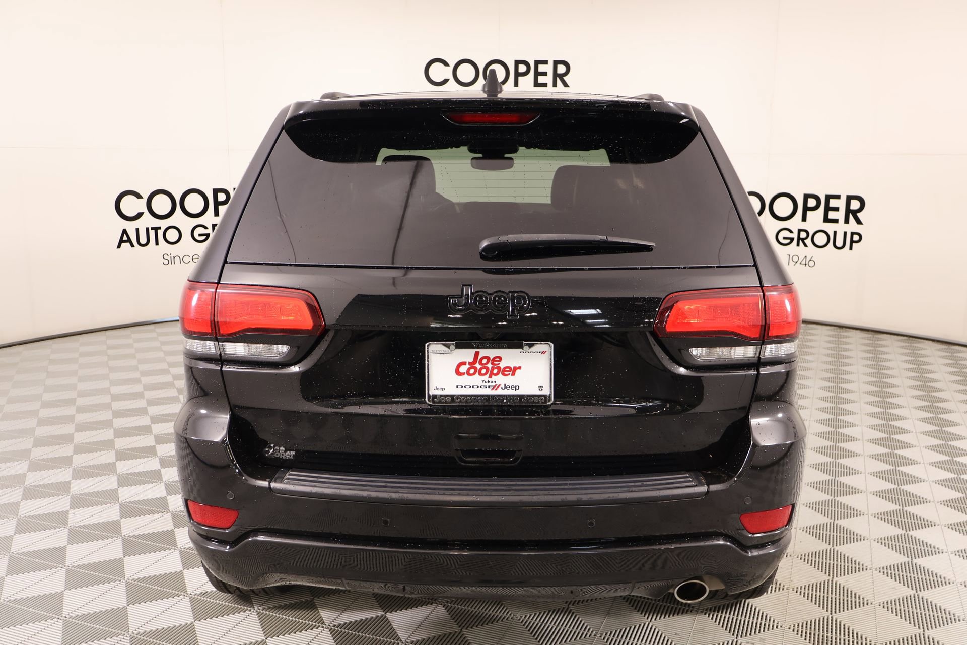 Used 2018 Jeep Grand Cherokee Altitude image 23