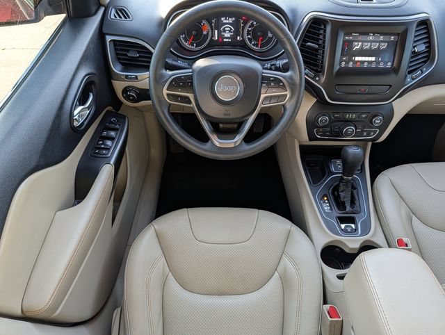 Used 2019 Jeep Cherokee Latitude w/ Popular Appearance Group FWD image 11